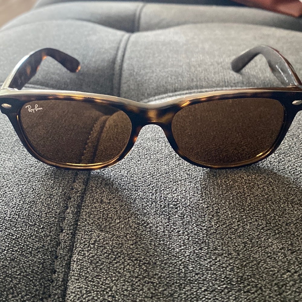 New wayfarer ray-ban sunglasses tortoiseshell